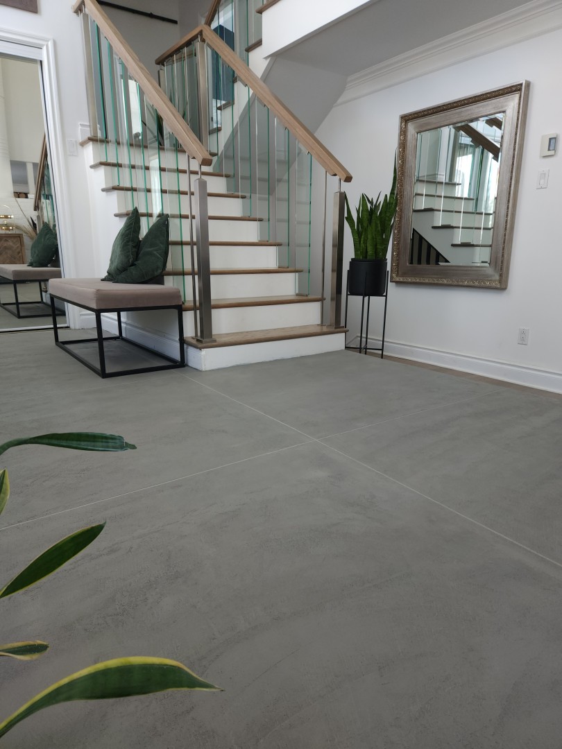 Hall - MicroConcrete - Aluminum