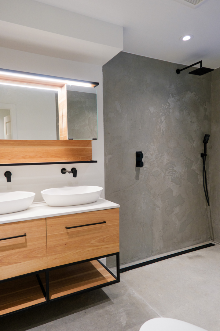 Shower - MicroConcrete - Aluminum