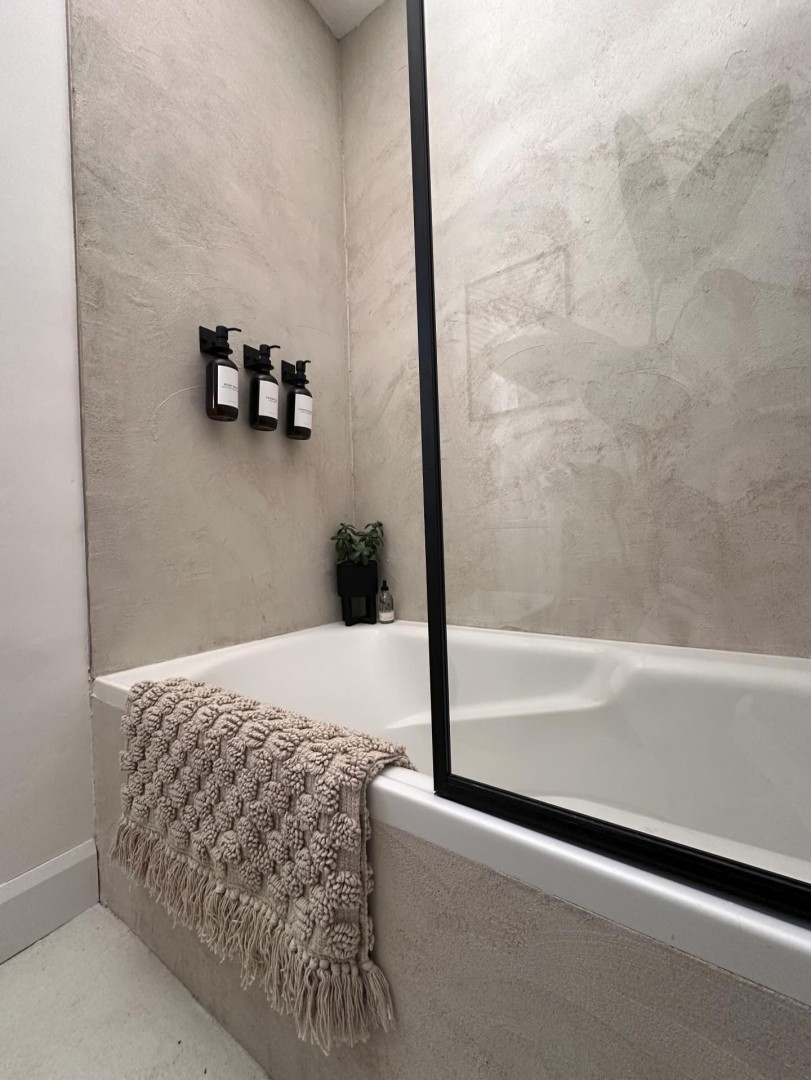 Shower - MicroConcrete - Pearl