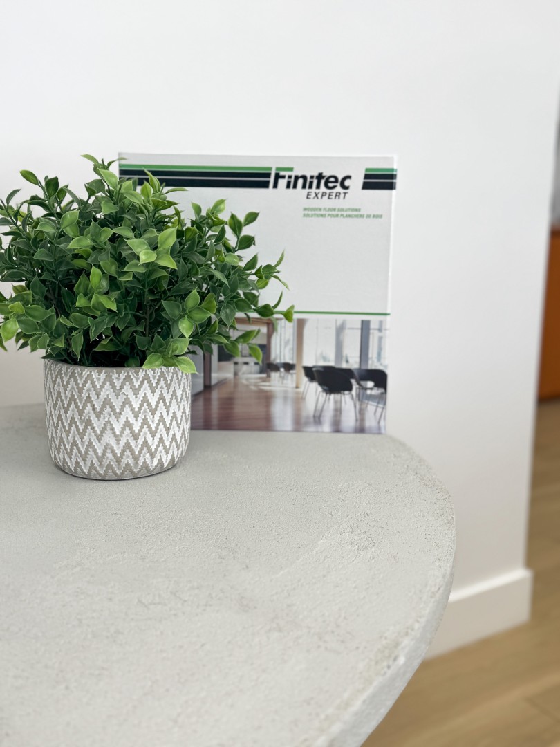 Table - 90% Ivory - 10% Aluminum