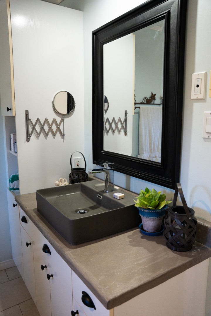 Counter - MicroConcrete - 1/3 Aluminum - 1/3 Ivory - 1/3 Arabica